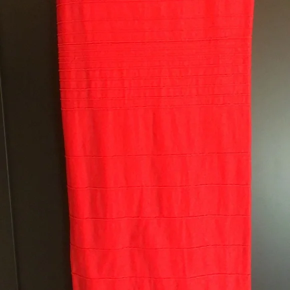 ♥️💋 NWT! Red Hot Bodycon Bebe Dress. Sizzle in this stunner! Size M/L - Picture 8 of 12